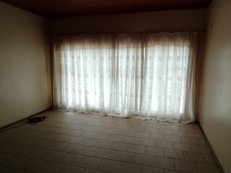 5 Bedroom Property for Sale in Roosheuwel North West